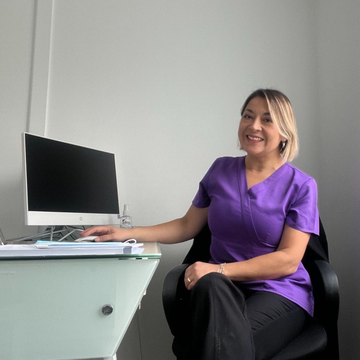 Retrato profesional de Nut. Carolina Rey González, nutricionista titulada en Santiago